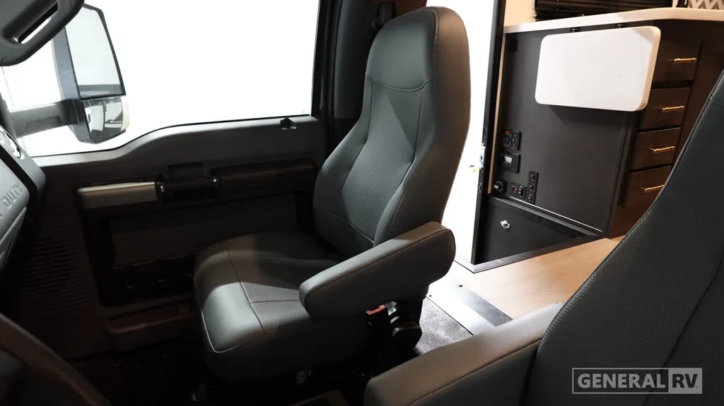 2027 NeXus RV Maximus 34MX, Photos photo 12