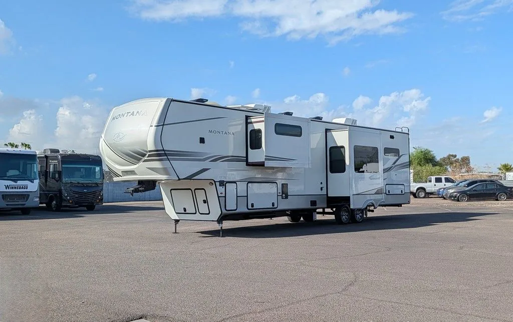 2023 Keystone Montana 3901RK, Photos photo 9