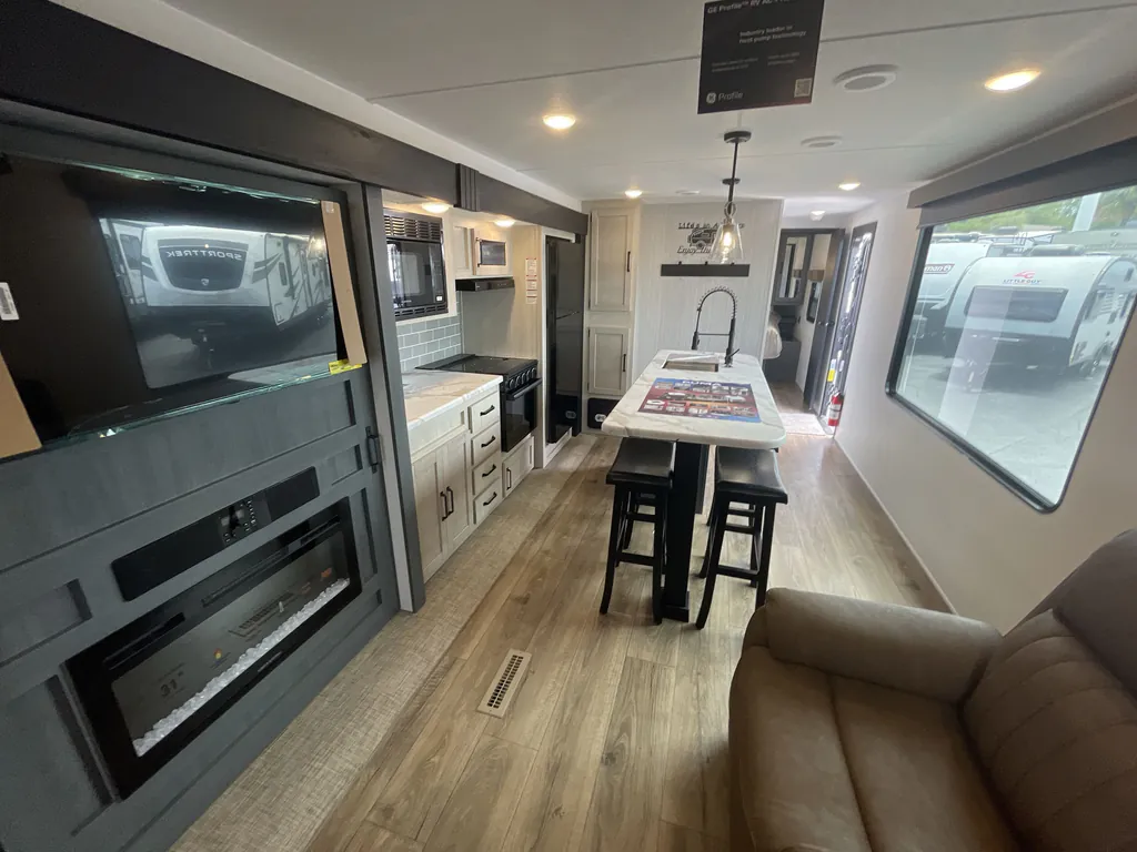 2027 Forest River Puma 290RL, Photos photo 3