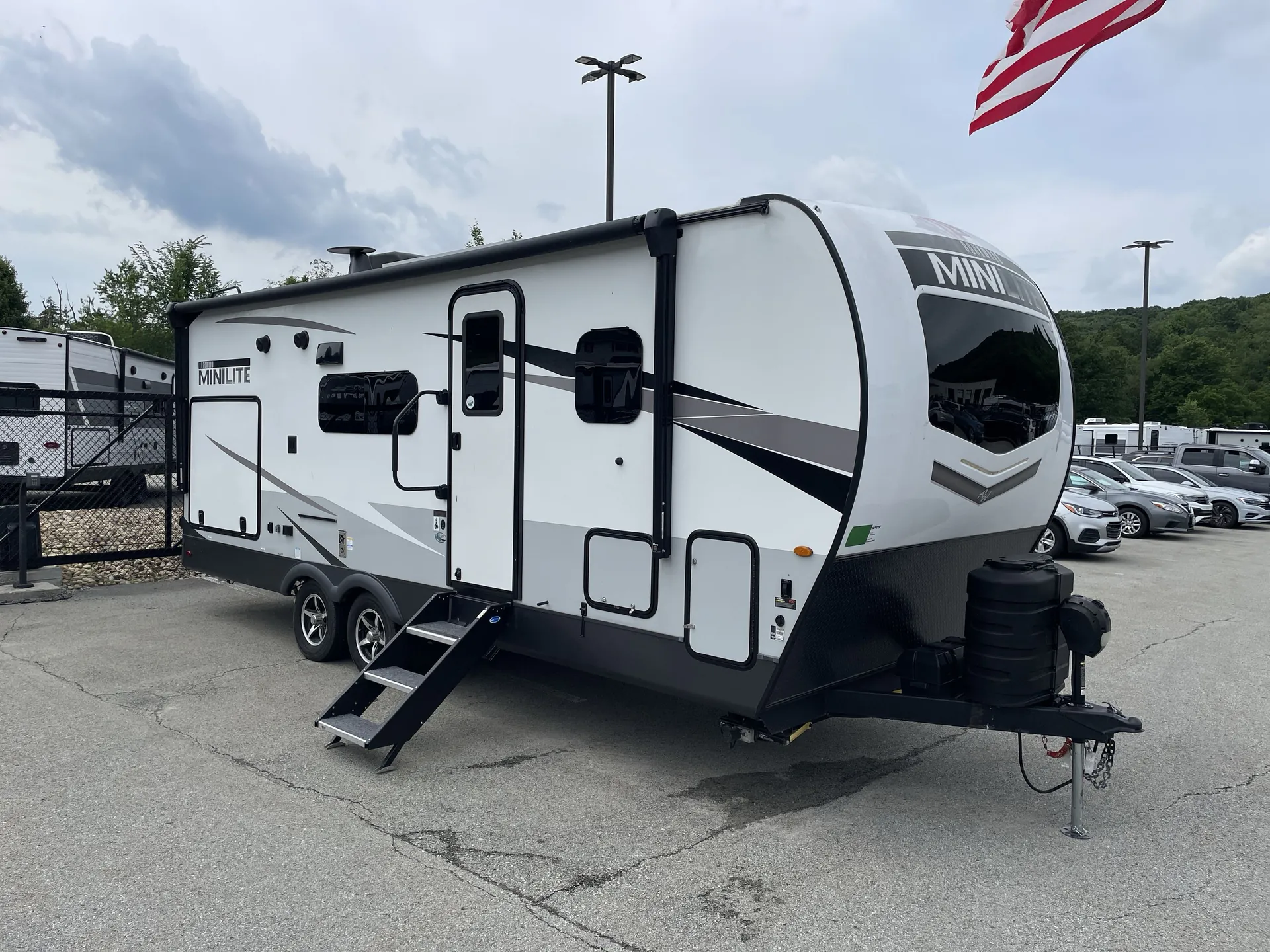 2023 Forest River Rockwood Mini Lite 2507S - Photo 2