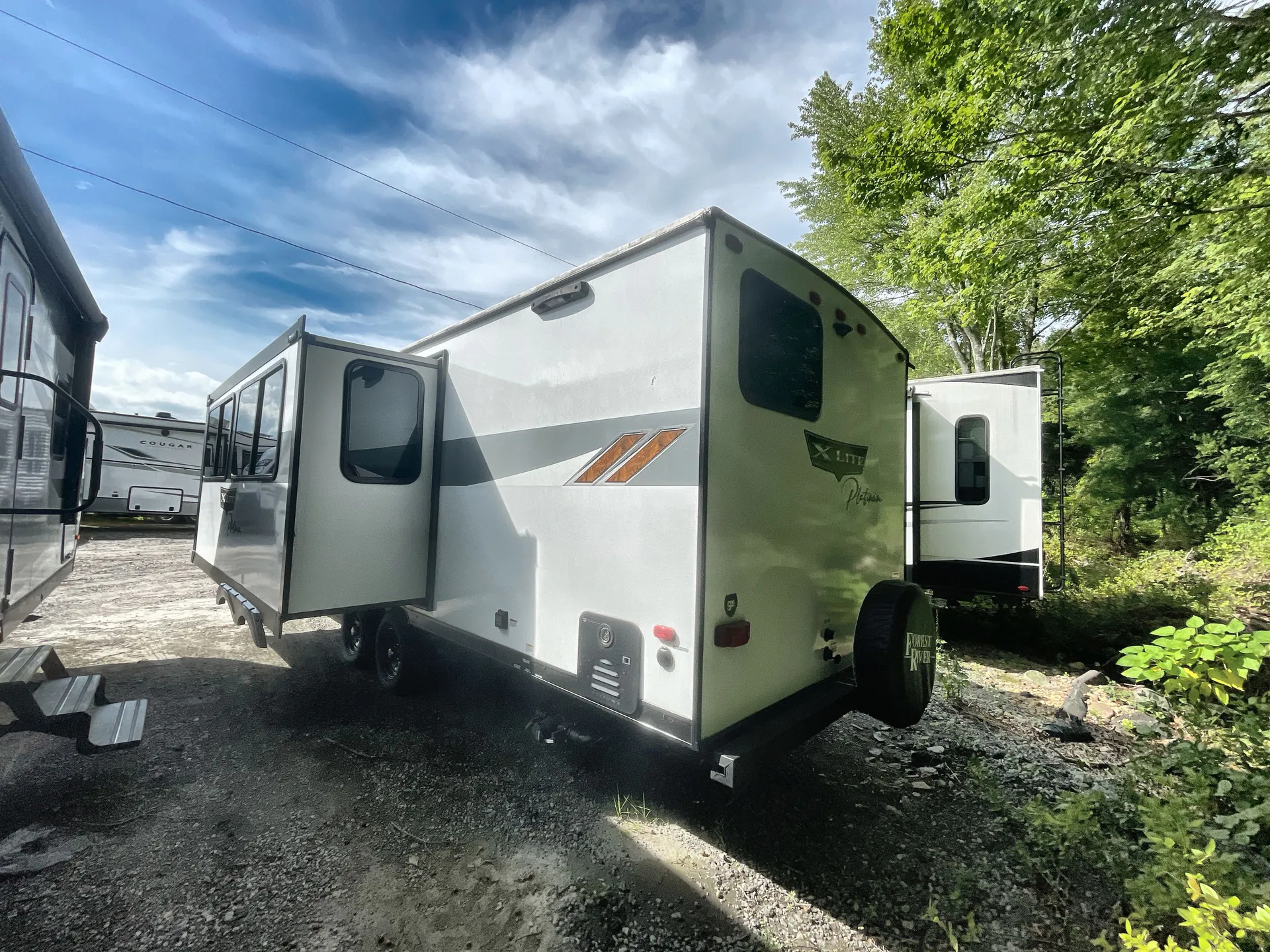 2024 Forest River Wildwood 263BHXL — off campside