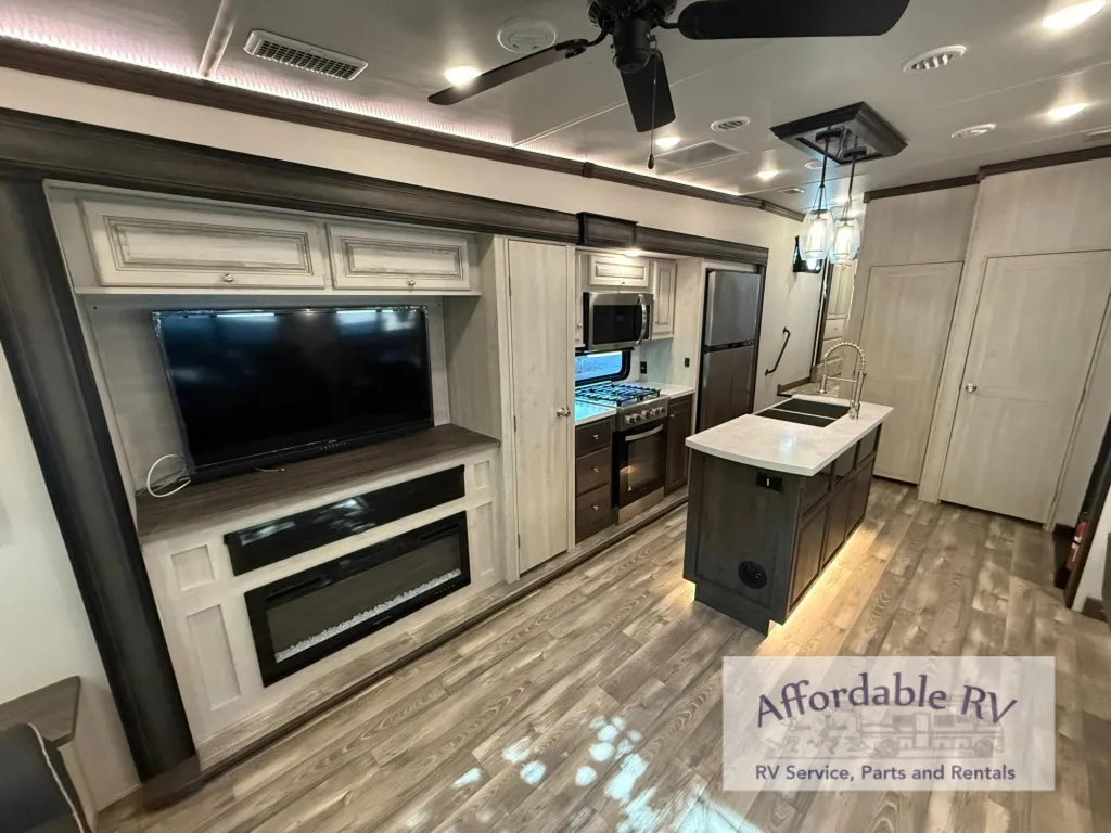 2022 Forest River Cardinal Luxury 380RLX, Photos photo 13