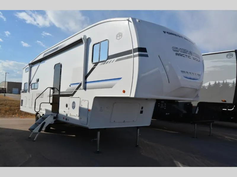 2026 Forest River Cherokee Arctic Wolf 287BH - Photo 2