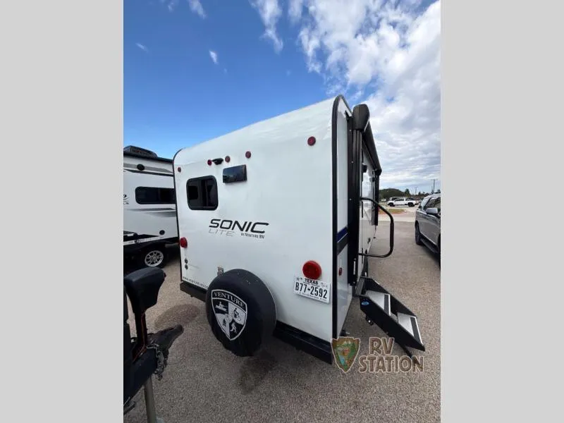 2022 Keystone RV Sonic 169VRK - Photo 4