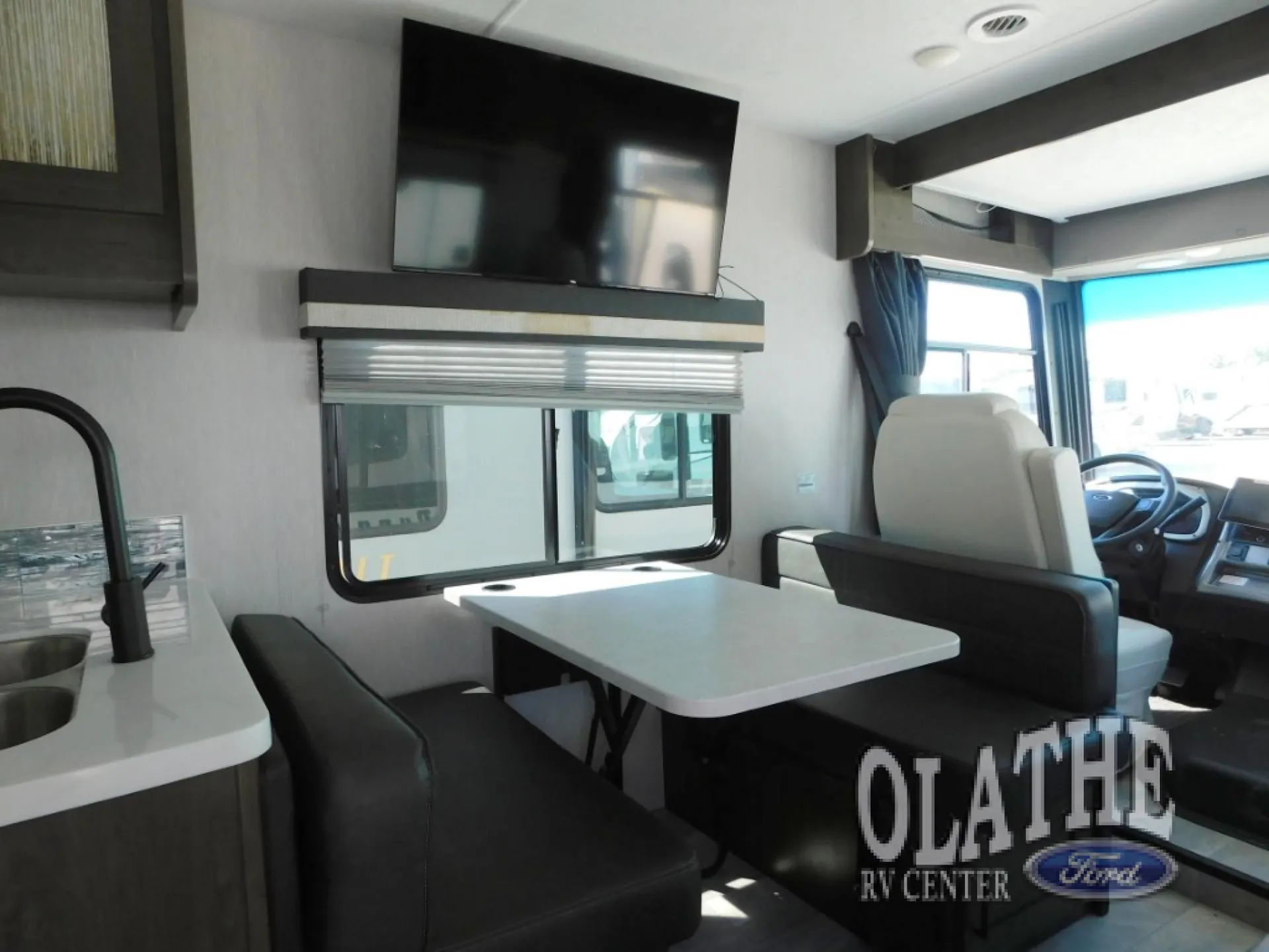 2024 Coachmen Pursuit 27XPS - Photo 4