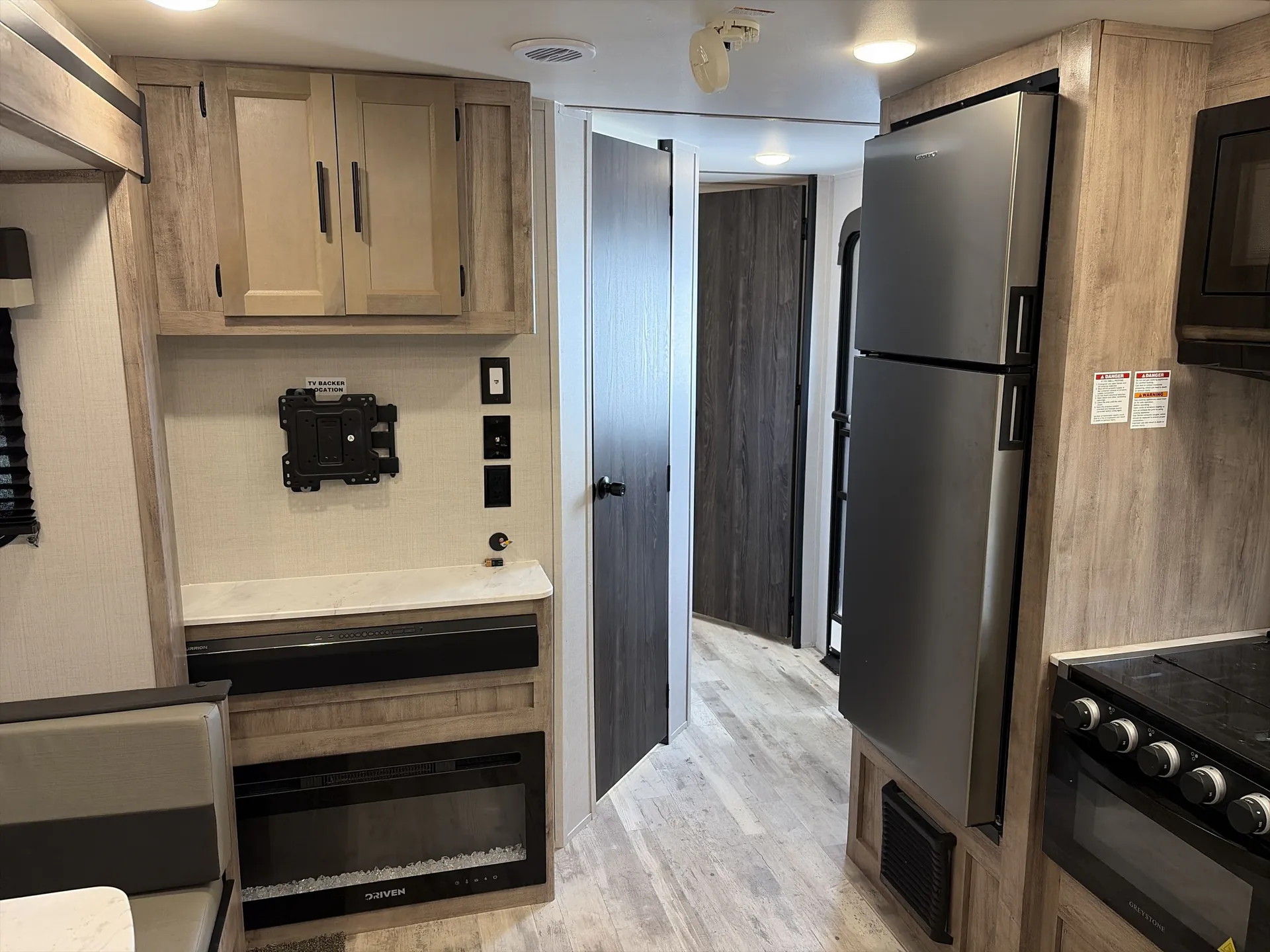 2023 Gulf Stream Ameri-Lite 24RLS — living area main