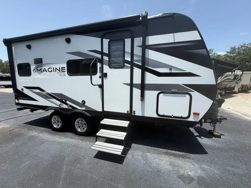 2022 Grand Design Imagine XLS 17MKE - Photo 2