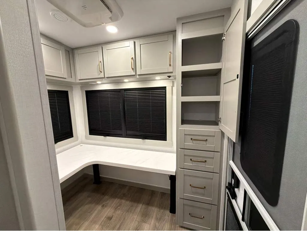 2026 Brinkley Model Z 3515, Photos photo 23