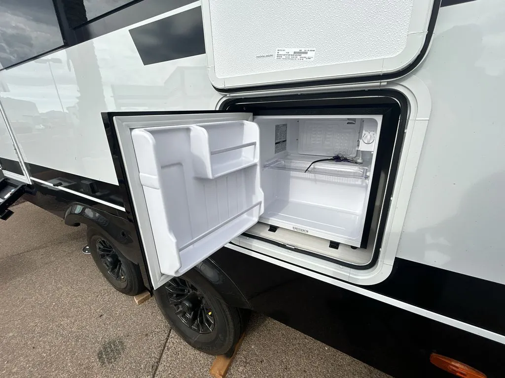 2027 Brinkley Model I 290, Photos photo 10