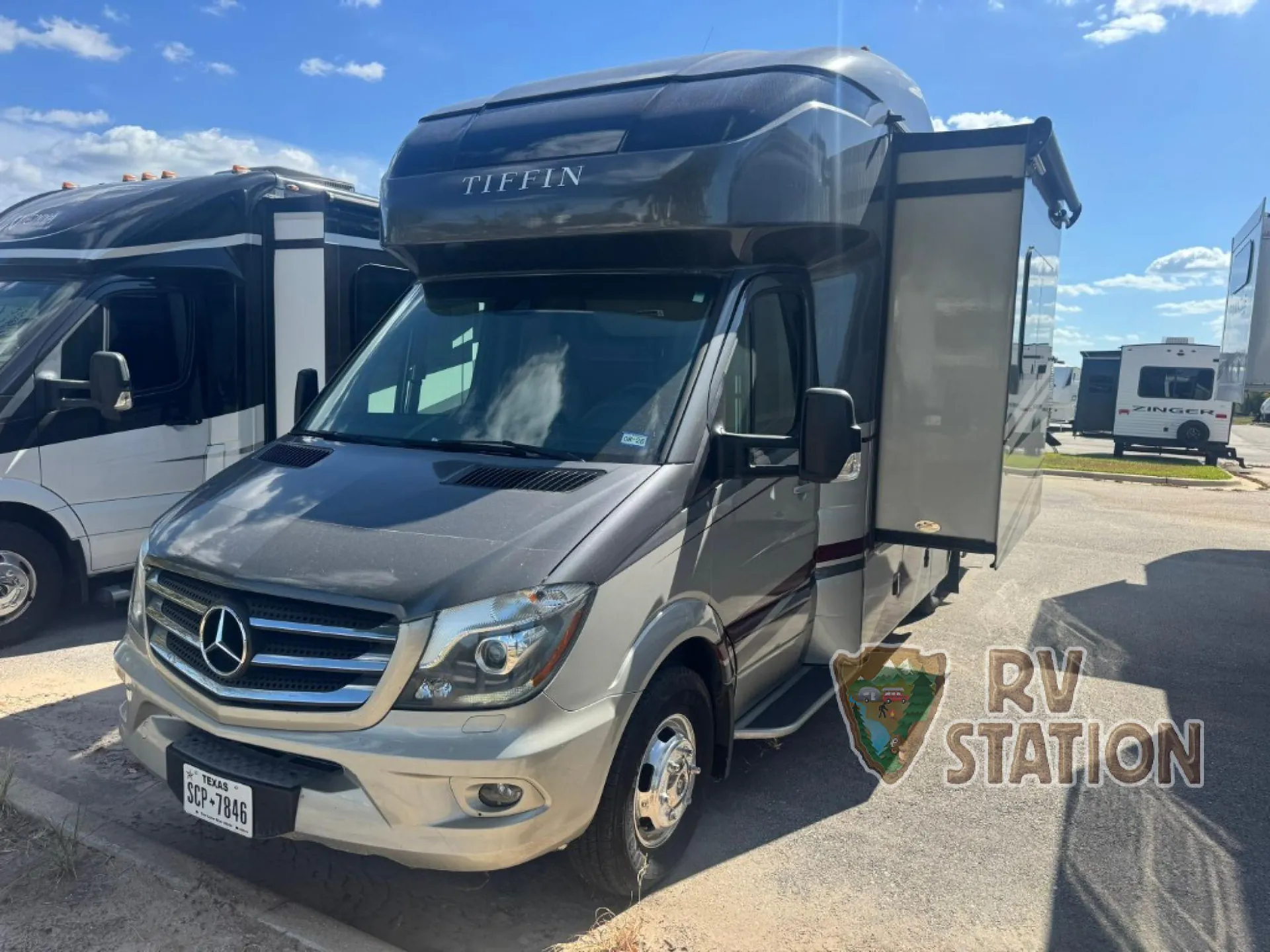 2019 Tiffin Wayfarer 25 QW dealer photo 1 from RV Station