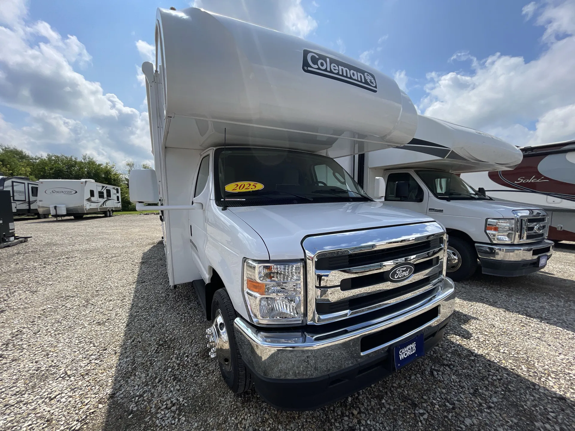 2025 Thor Motor Coach Coleman 27CL - Photo 2
