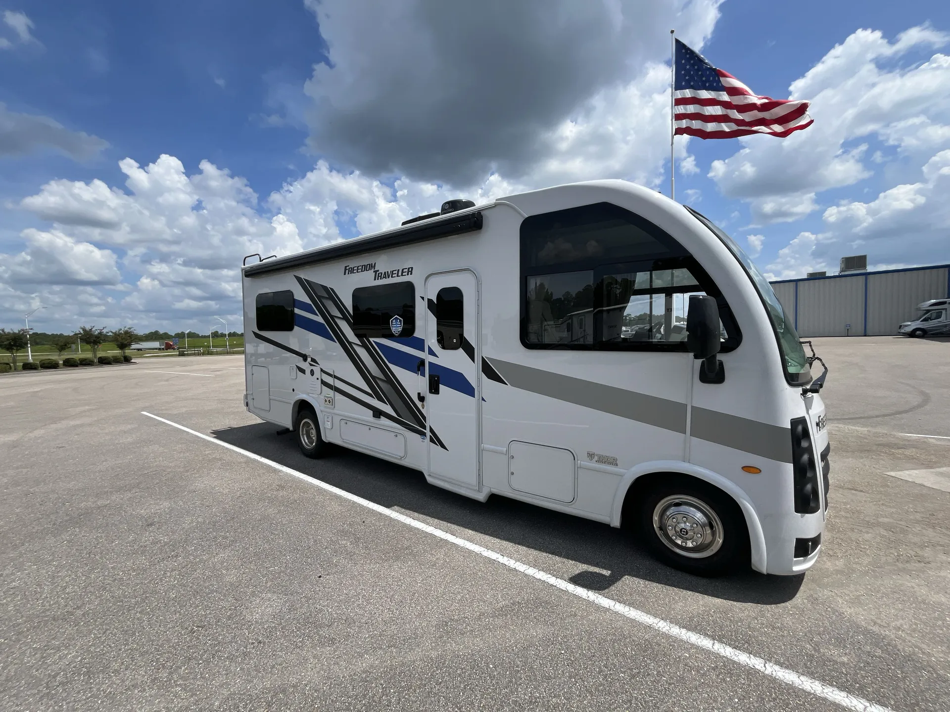 2026 Thor Motor Coach Freedom Traveler A24 - Photo 2