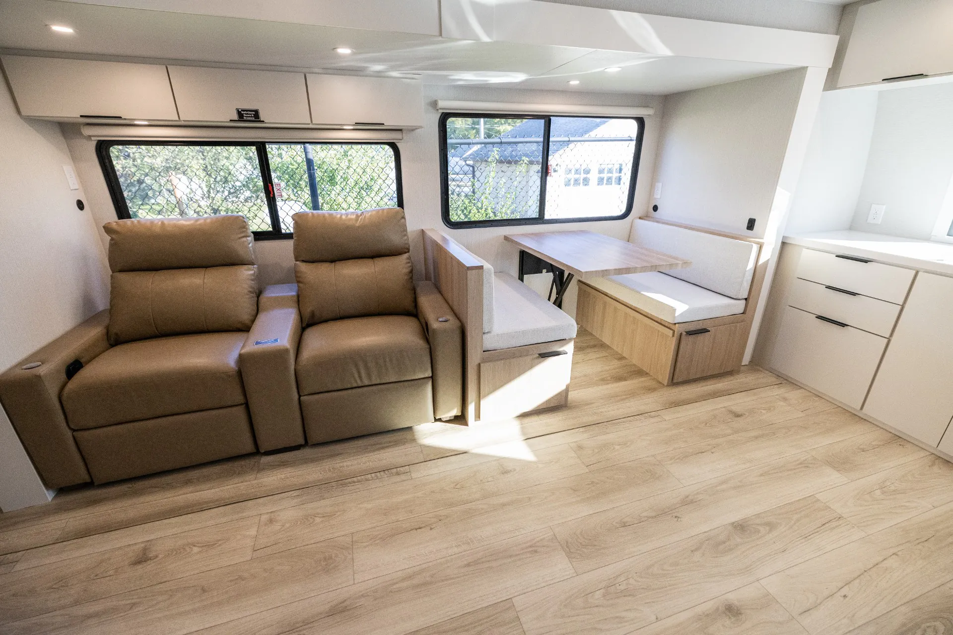 2026 Winnebago Thrive 26FKD - Photo 4