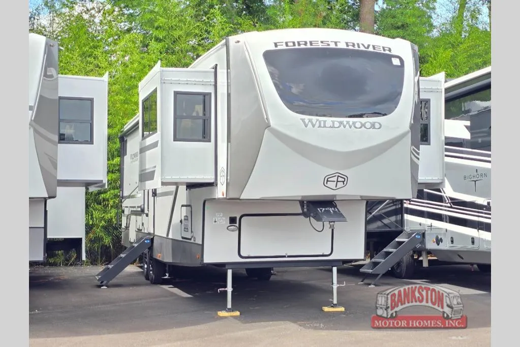 2026 Forest River Wildwood Heritage Glen Elite Series 36FL - Photo 2
