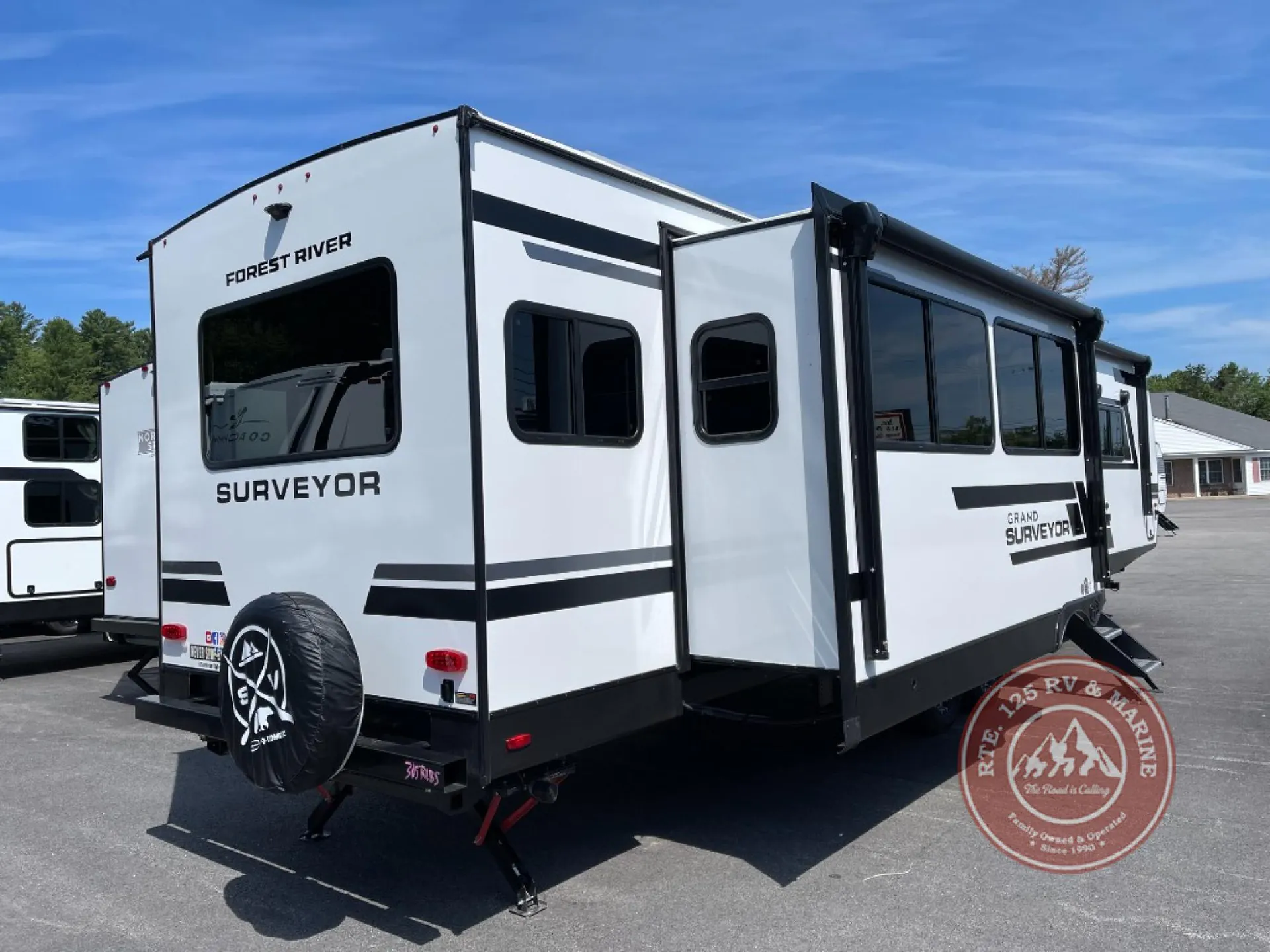2027 Forest River Grand Surveyor 305RLBS - Photo 3