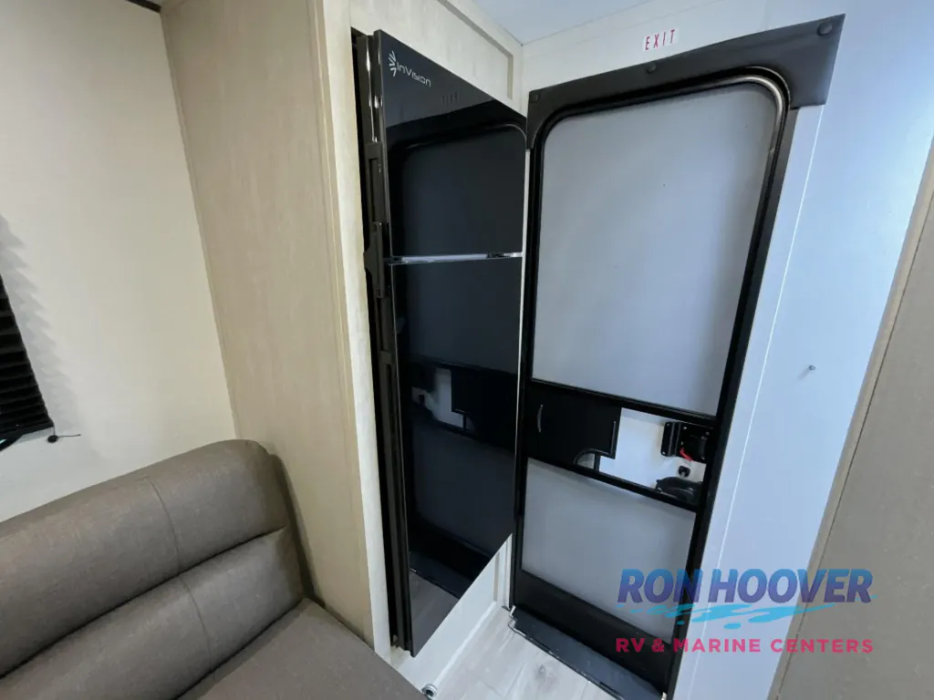 2026 Shasta Compact 17DB, Photos photo 18