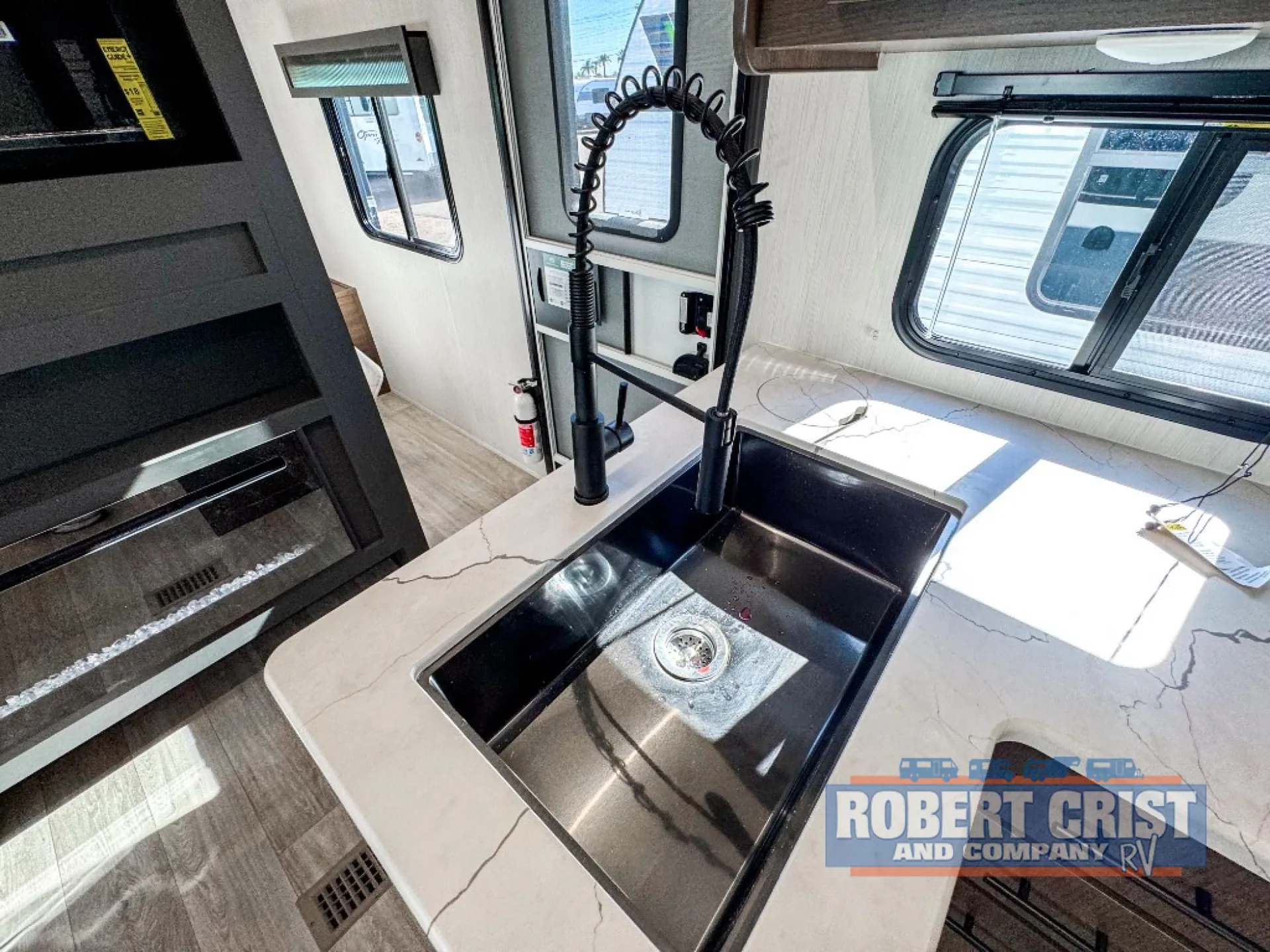 2026 Forest River Wildcat ONE 281QBEDS - Photo 4