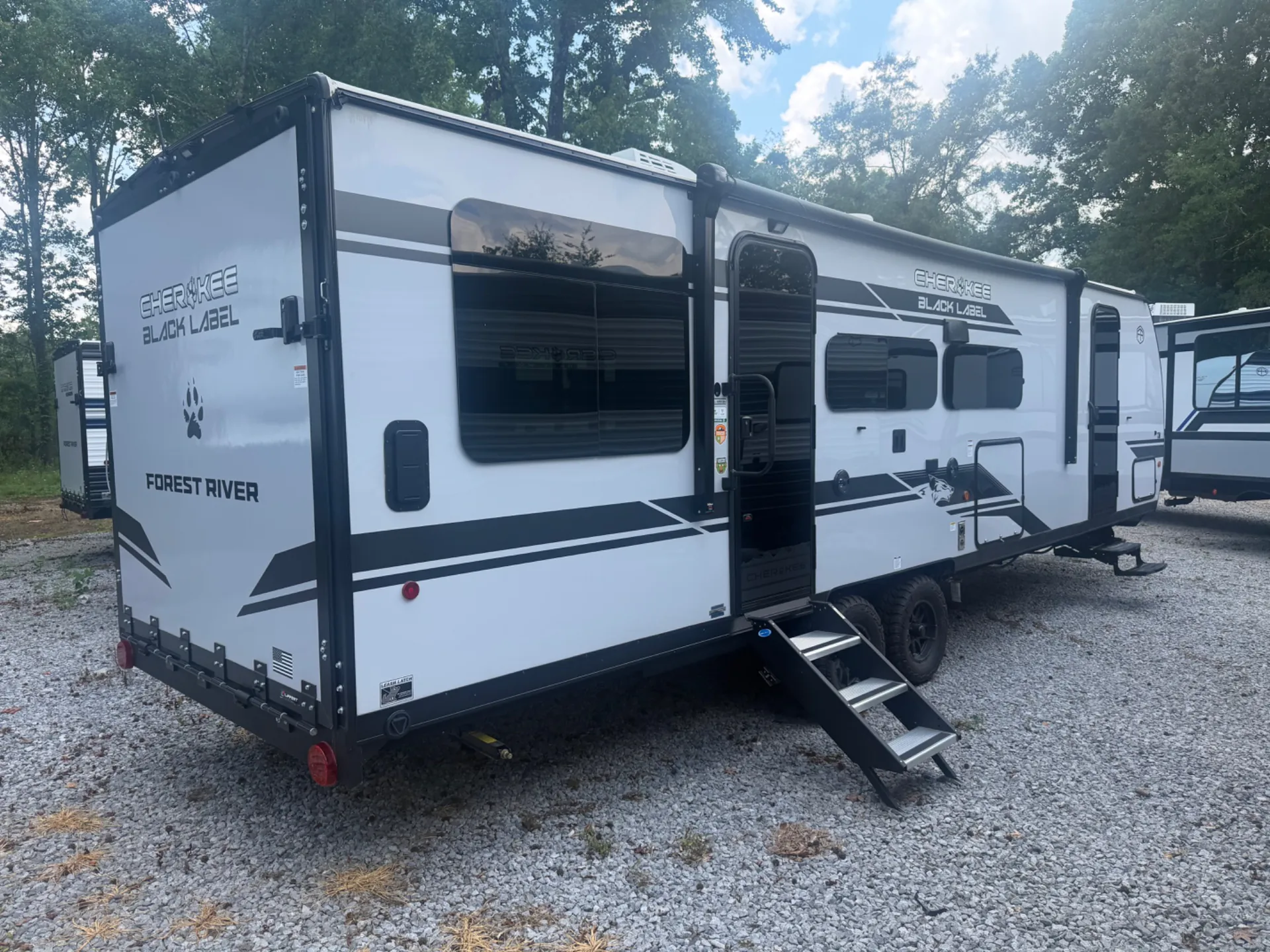 2027 Forest River Cherokee Grey Wolf Black Label 24RRTBL — Photo 5