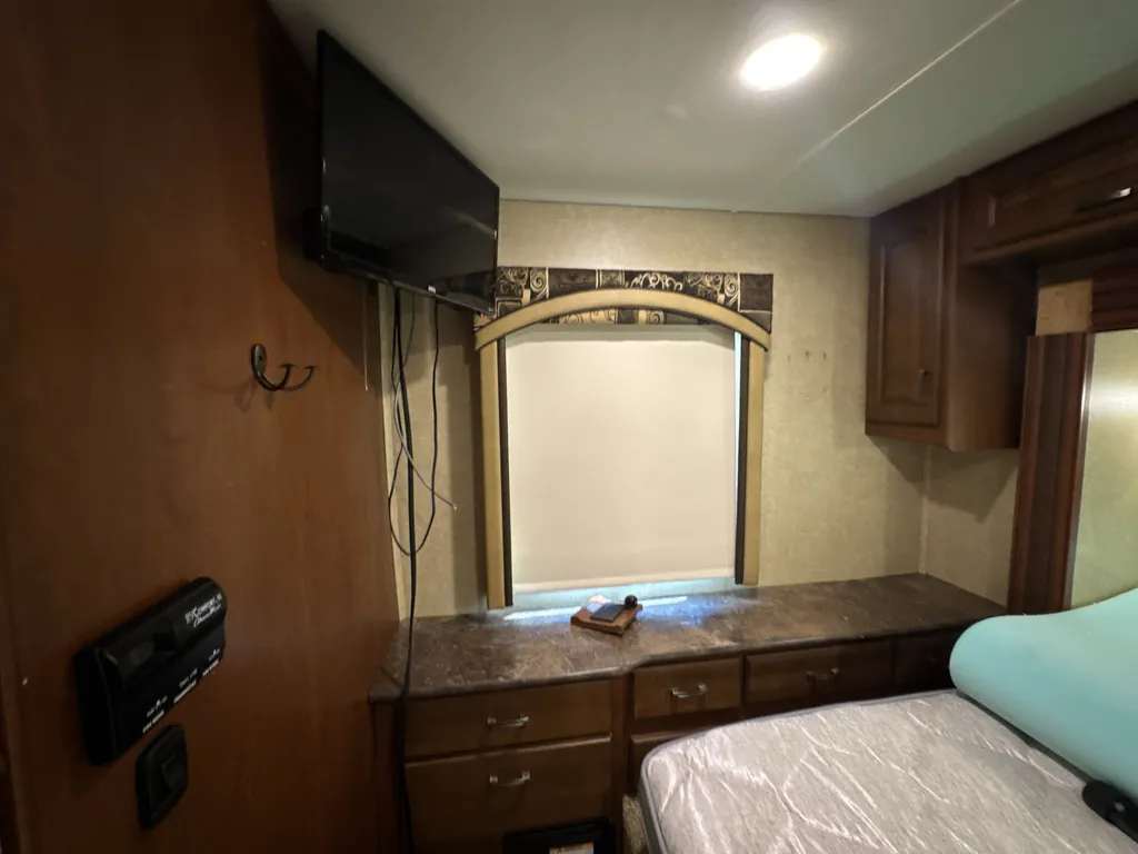 2015 Jayco Precept 29UM, Photos photo 19