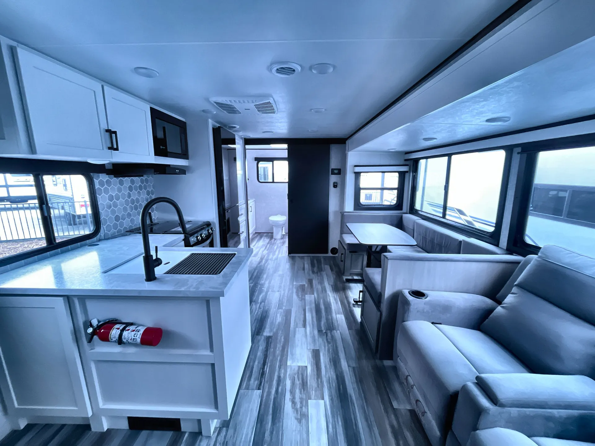 2025 Jayco Jay Feather 28RB — living area main