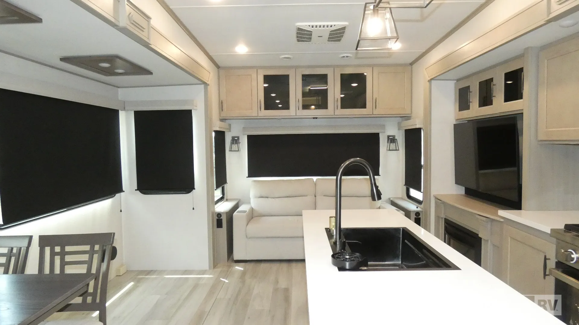 2024 Grand Design Influence 3503GK - Photo 3