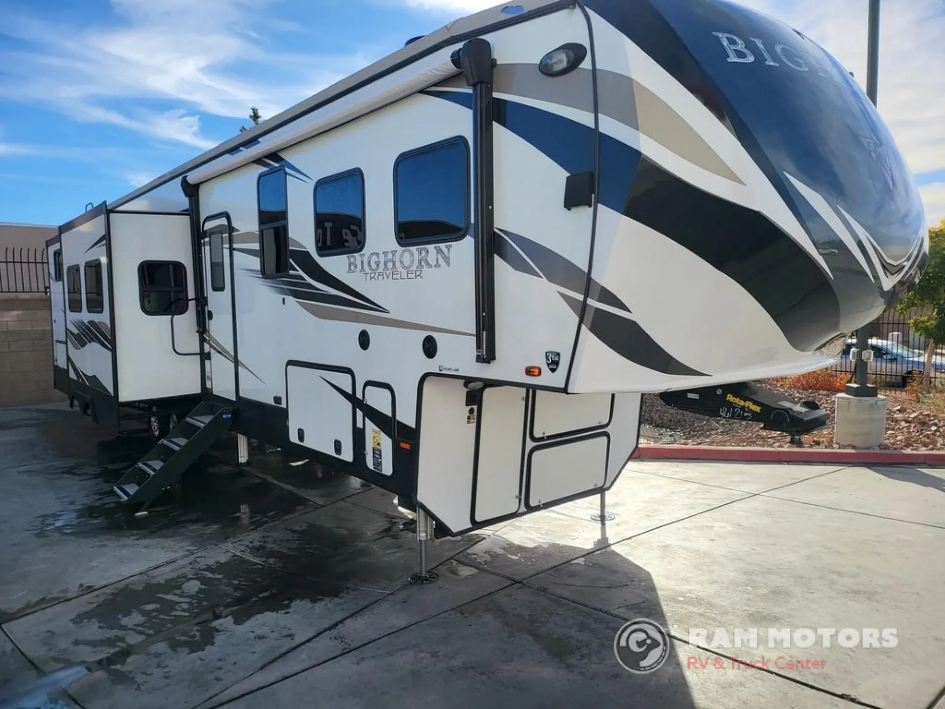 2021 Heartland Bighorn Traveler 37DB - Photo 2