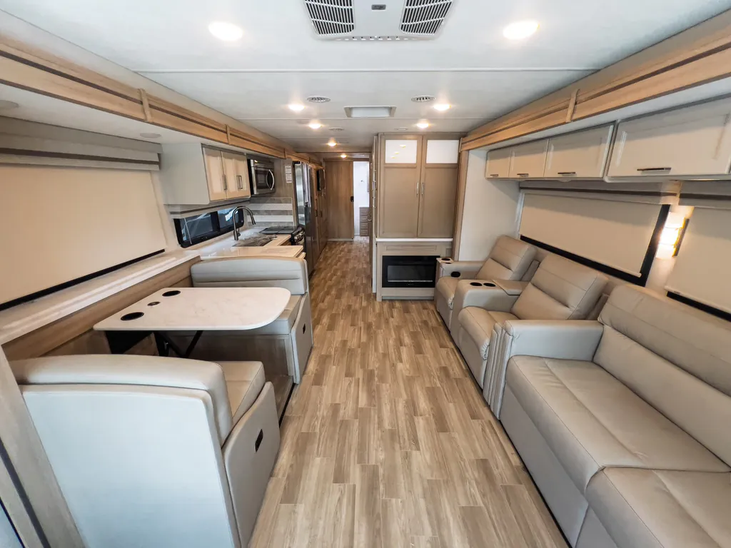 2027 Thor Motor Coach Windsport 36H, Photos photo 5
