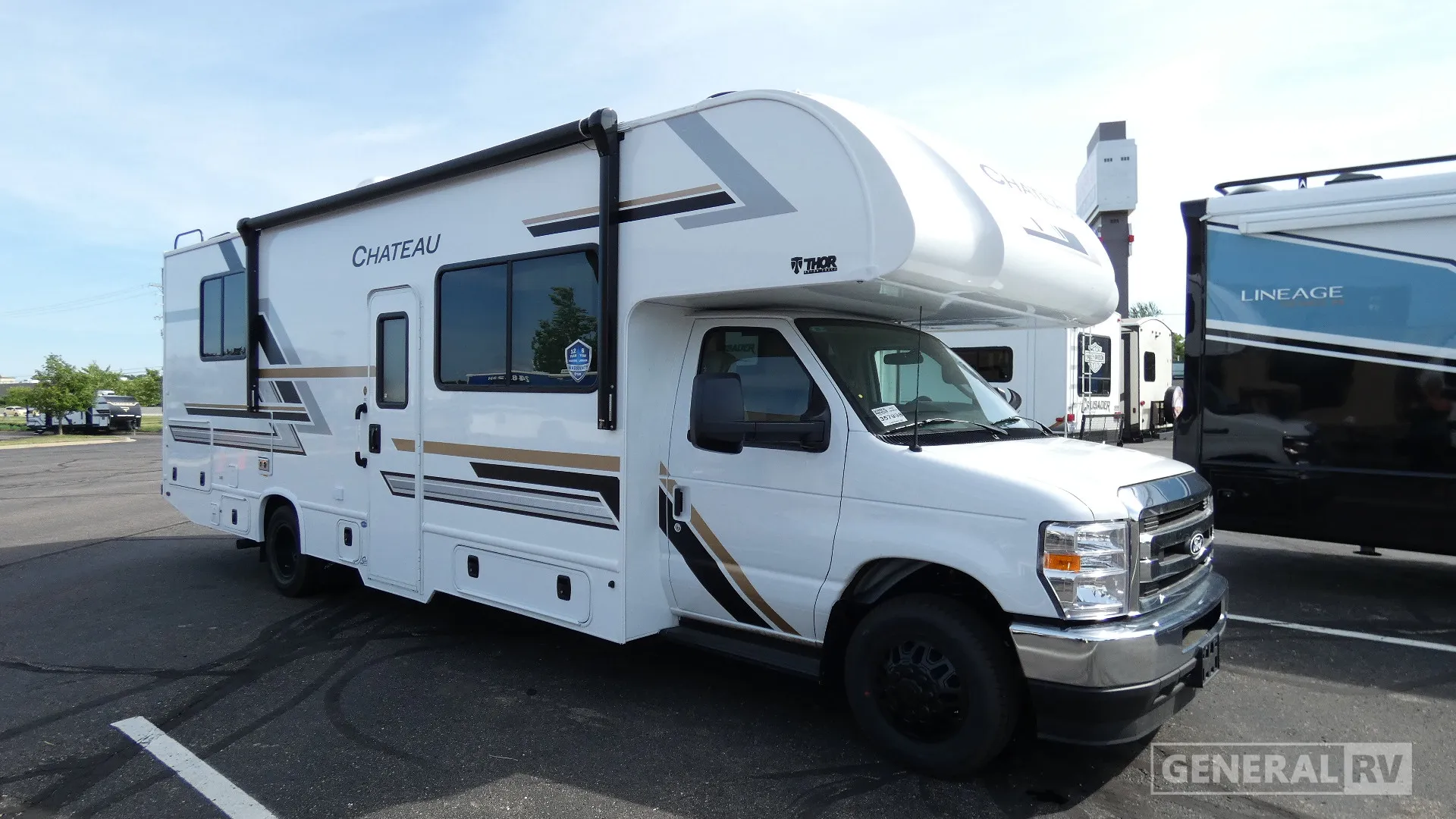2027 Thor Motor Coach Chateau 28Z - Photo 2
