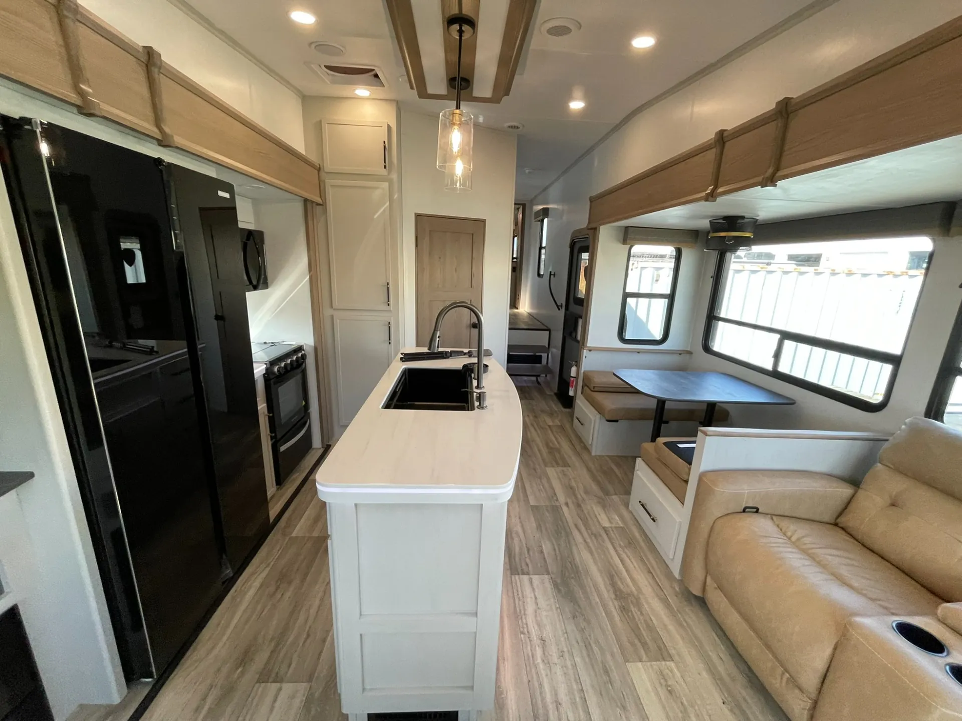2026 Dutchmen Astoria Platinum 3553MBP dealer photo 1 from Camping World
