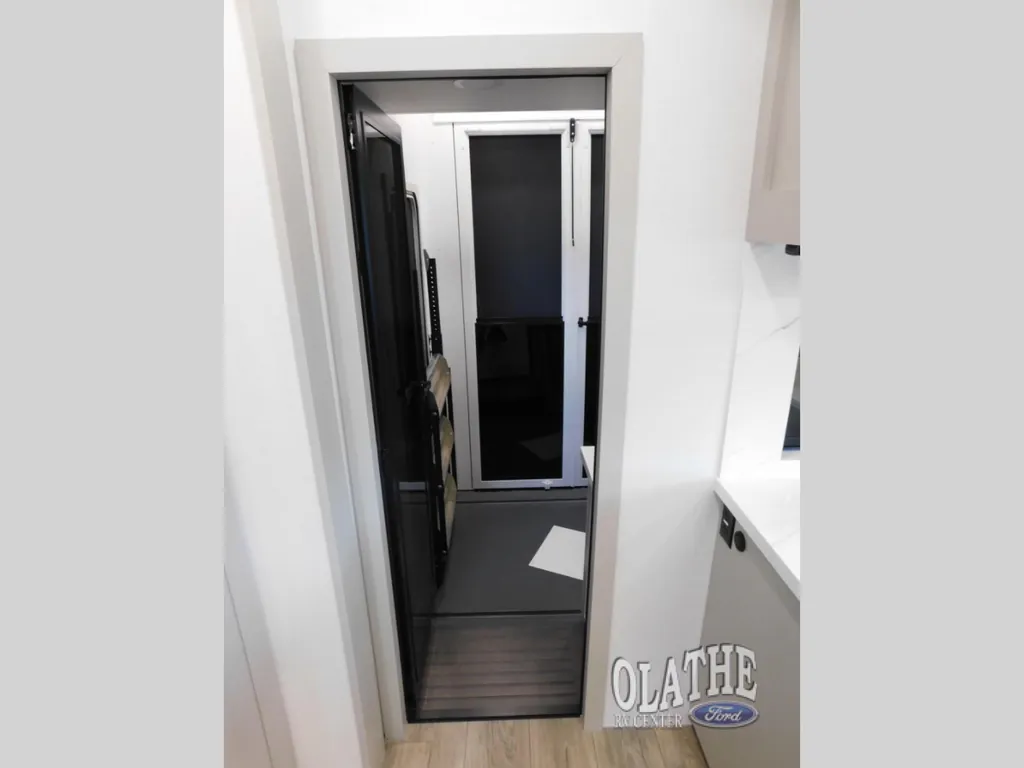 2025 Brinkley Model G 3250, Photos photo 18
