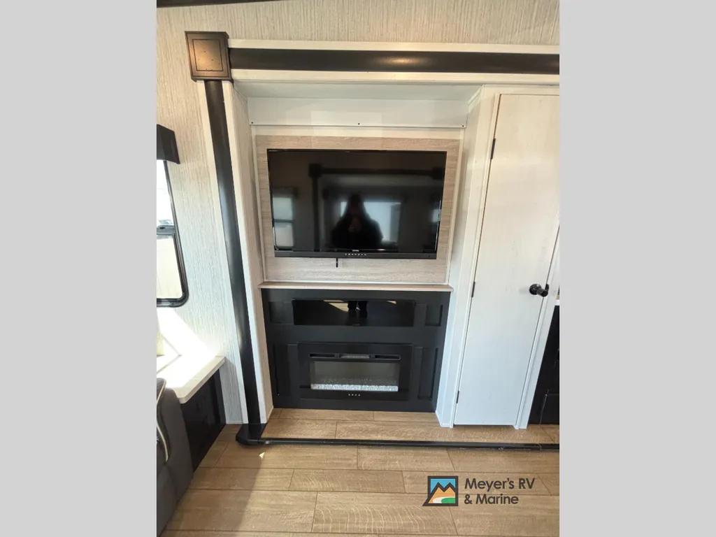 2022 Forest River Wildcat 369MBL, Photos photo 14