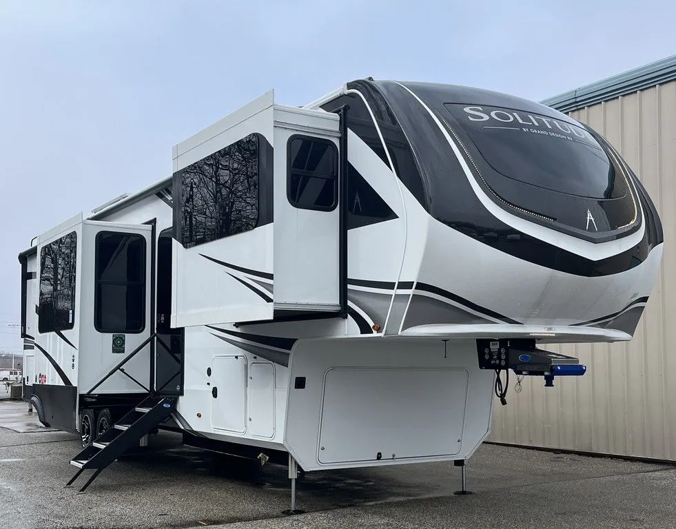 2026 Grand Design Solitude 380FL - Photo 2