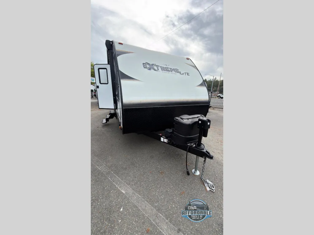 2018 Forest River Vibe Extreme Lite 224RLS, Photos photo 5