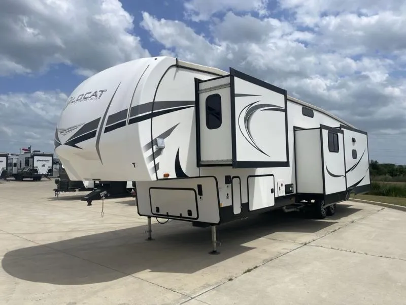 2023 Forest River Wildcat 369MBL - Photo 4