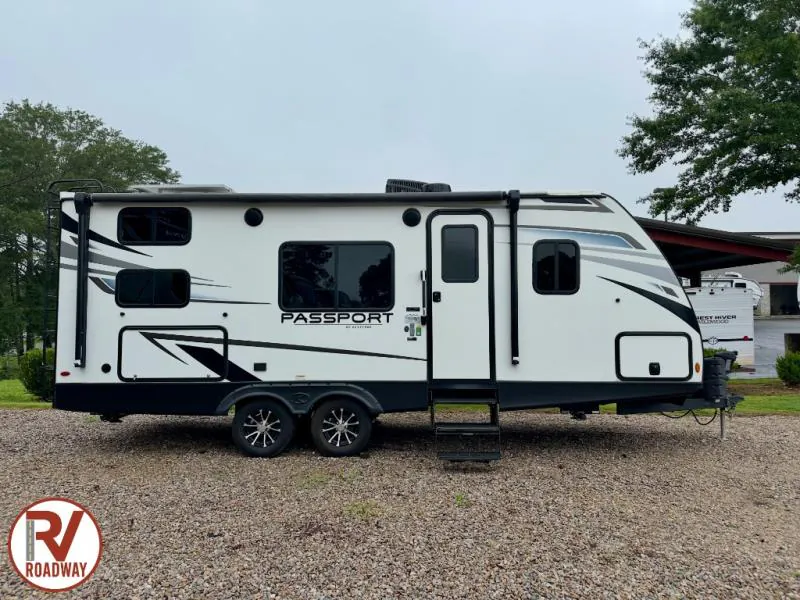 2023 Keystone Passport SL 219BH - Photo 4