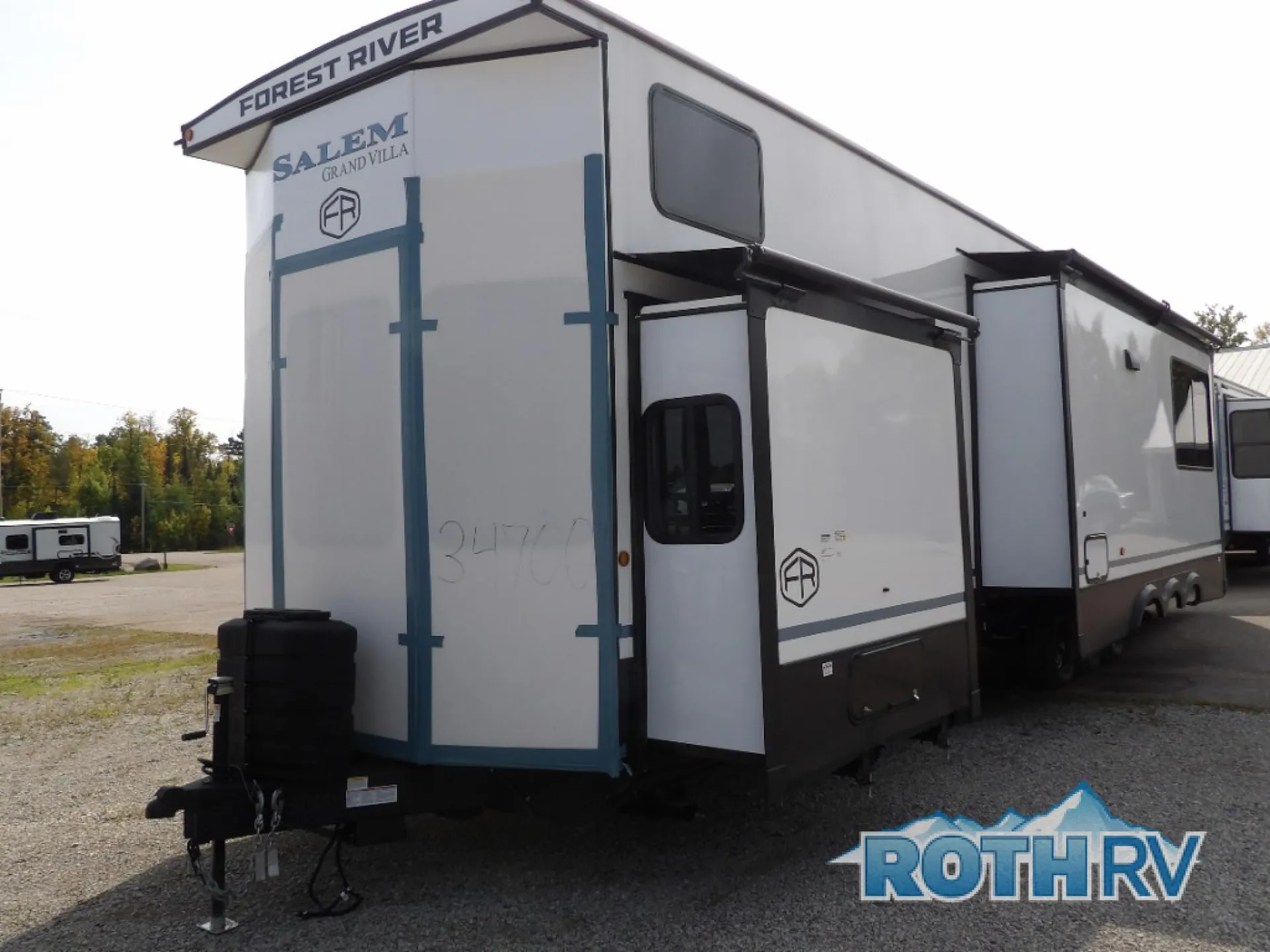 2026 Forest River Salem Grand Villa 44ZEN dealer photo 2 from Roth RV
