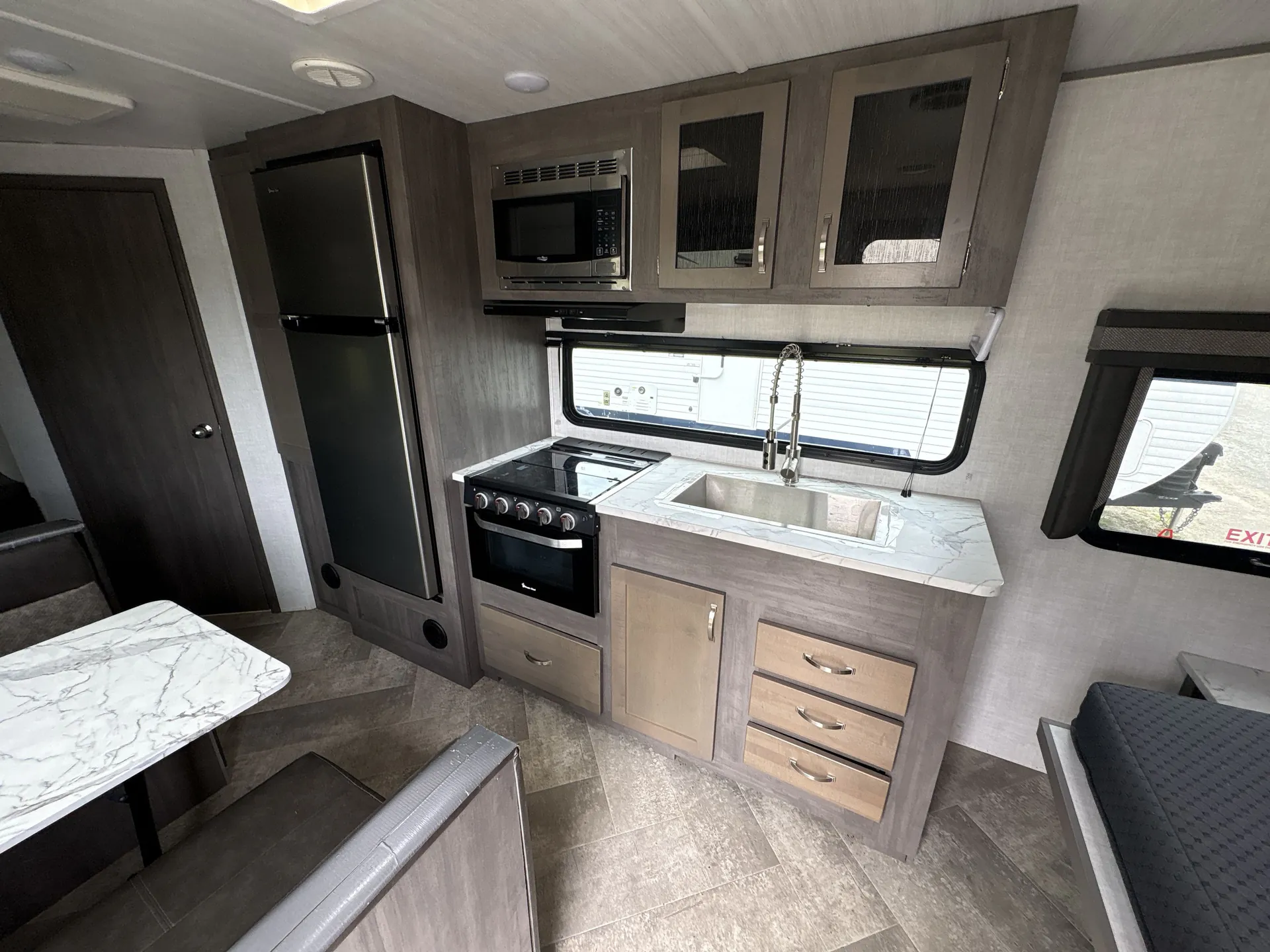 2021 East to West Alta 2100 MBH — living area main