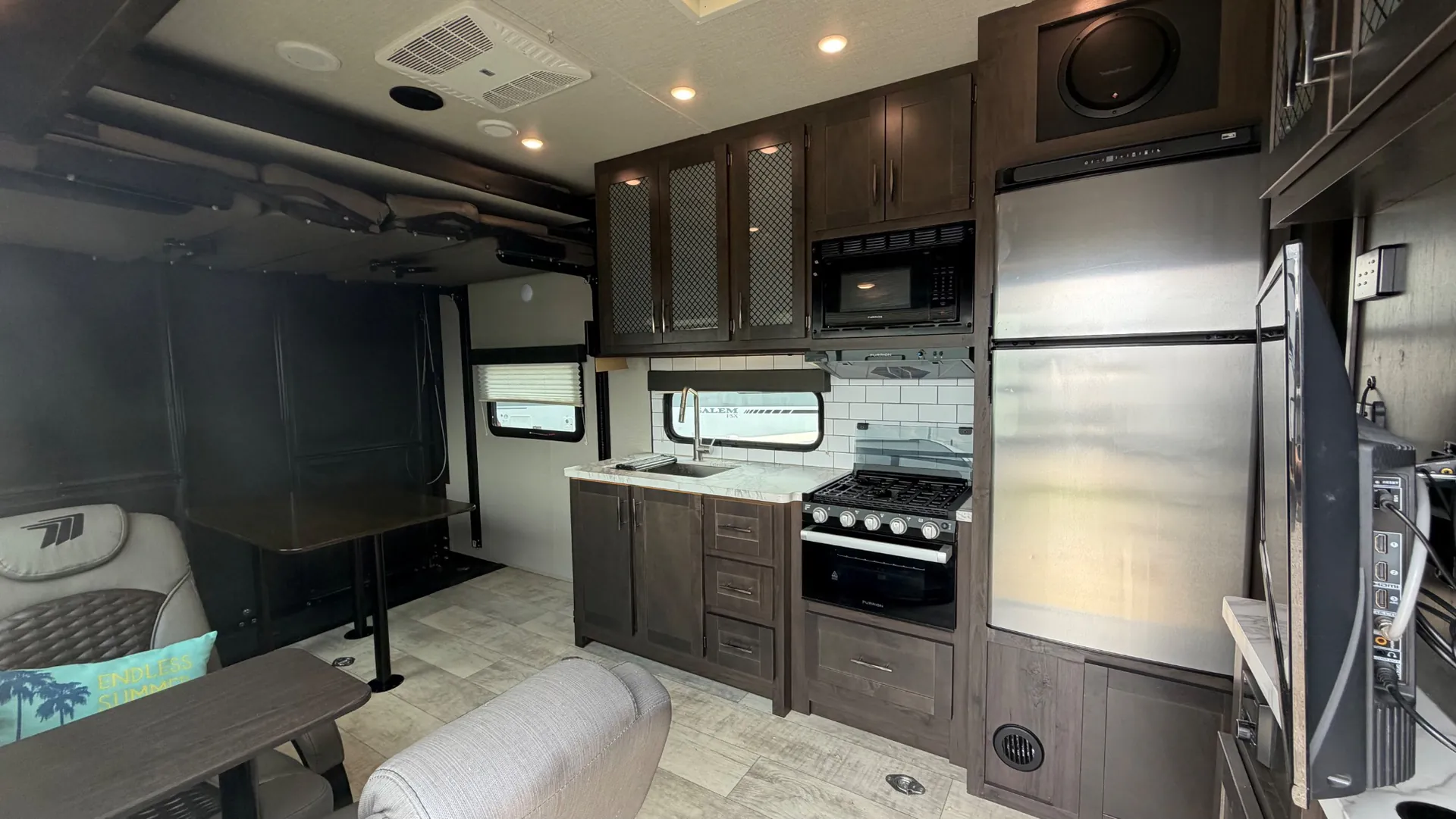 2022 Grand Design Momentum G Class 21G - Photo 4