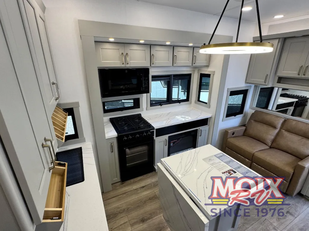 2026 Brinkley Model G 3520, Photos photo 37