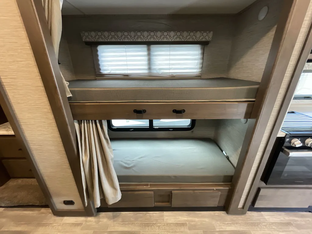 2022 Thor Motor Coach Freedom Traveler A32, Photos photo 15