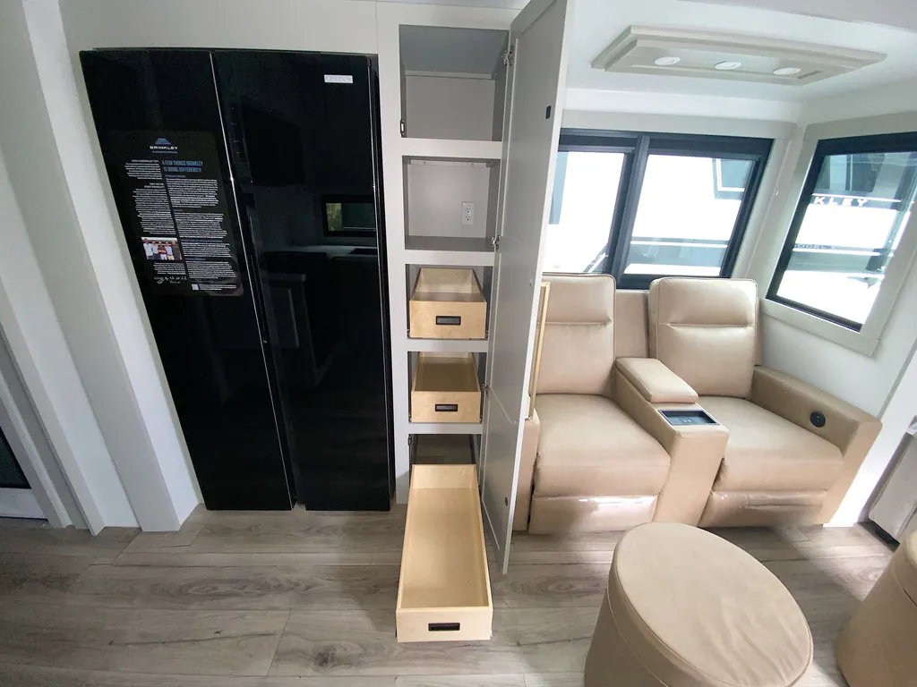 2026 Brinkley Model Z 2810, Photos photo 20