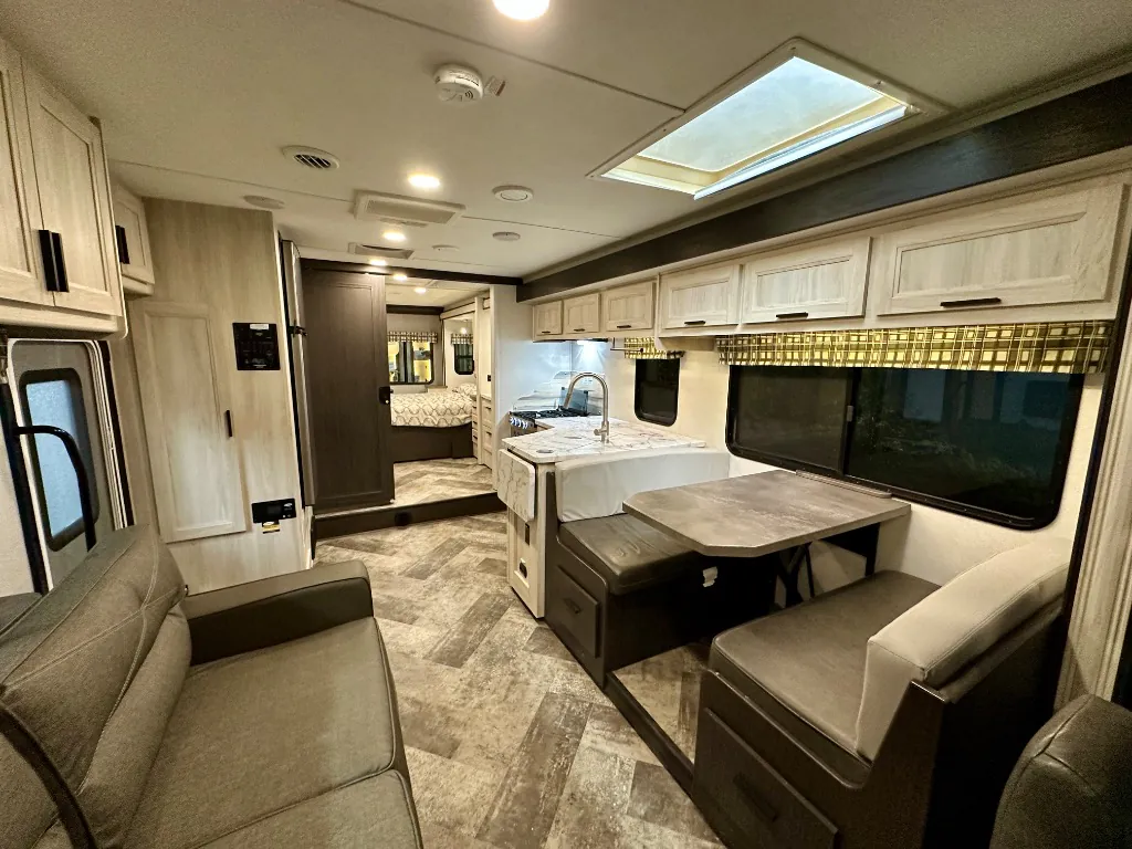 2021 Forest River Sunseeker Classic 3050S - Photo 3