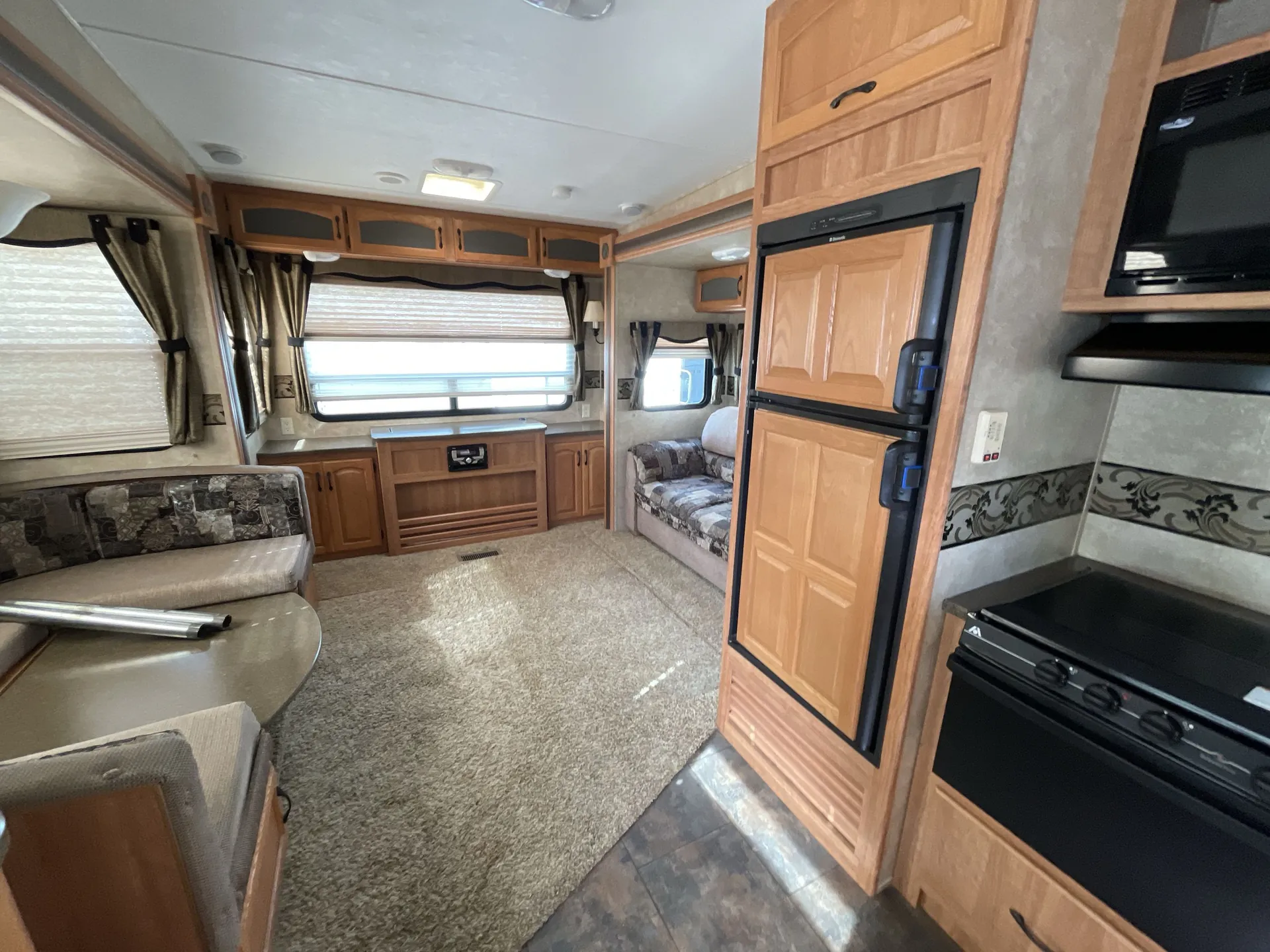 2010 Keystone Sprinter Copper Canyon 273FWRET — living area main
