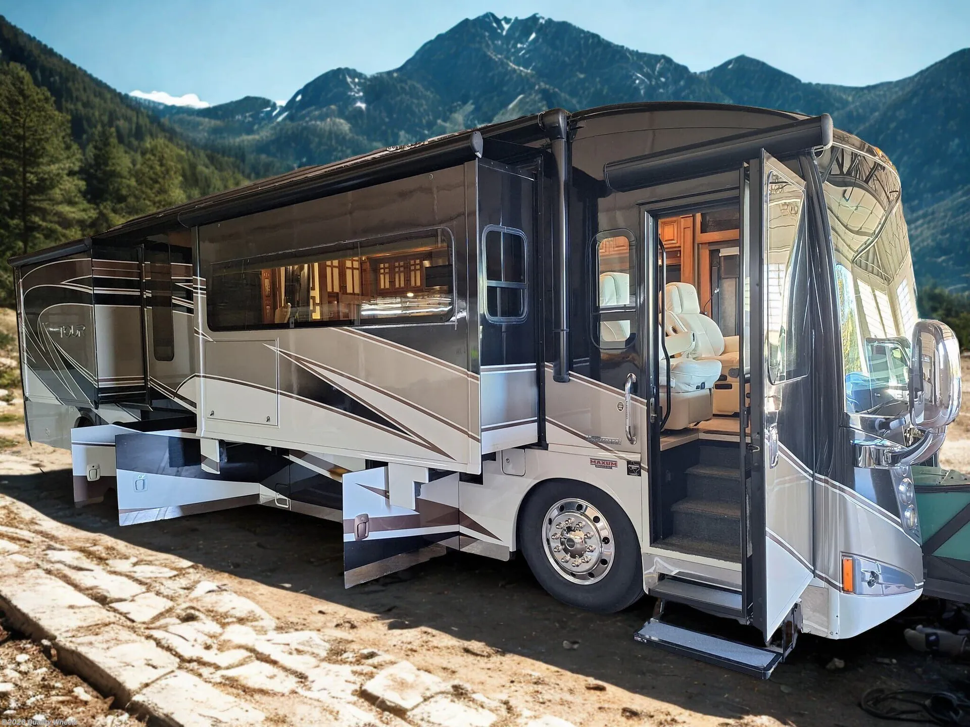 2016 Winnebago Tour 42HD - Photo 2