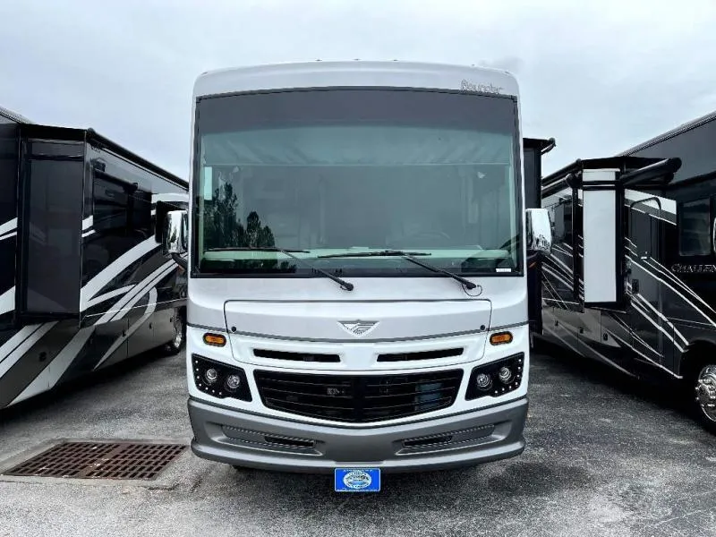 2023 Fleetwood Bounder 33C - Photo 3