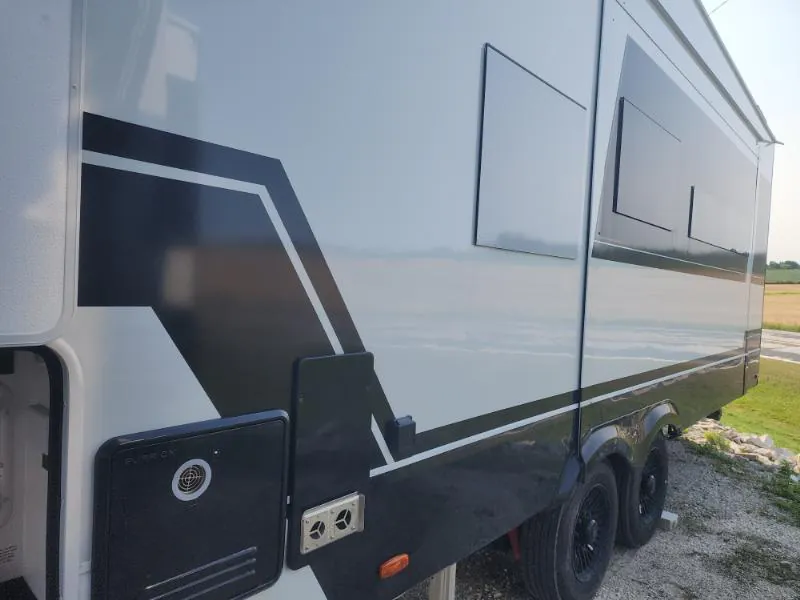 2025 Brinkley Model Z 3300, Photos photo 57