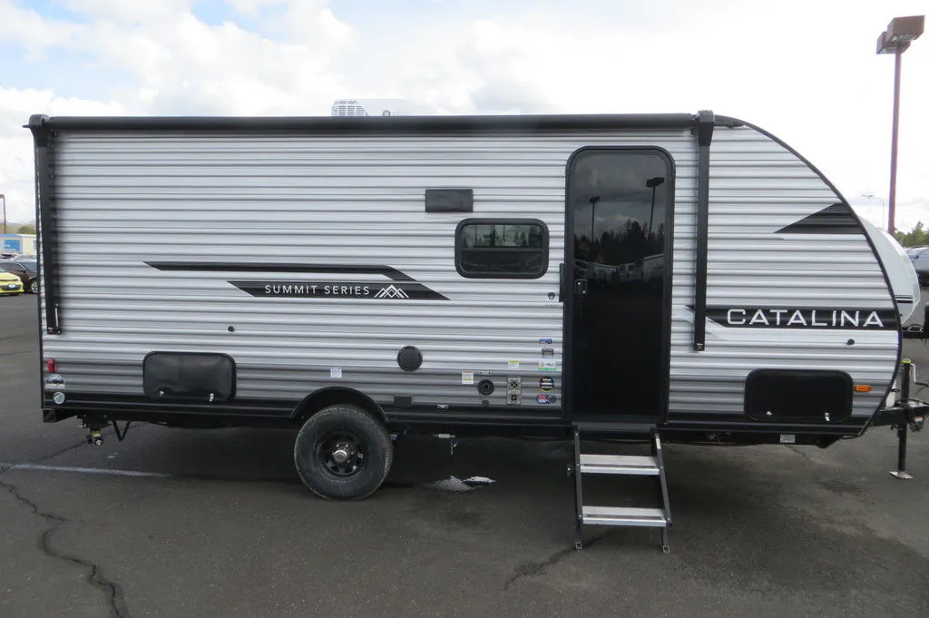 2025 Coachmen Catalina Summit Series 7 184BHSX - Photo 2