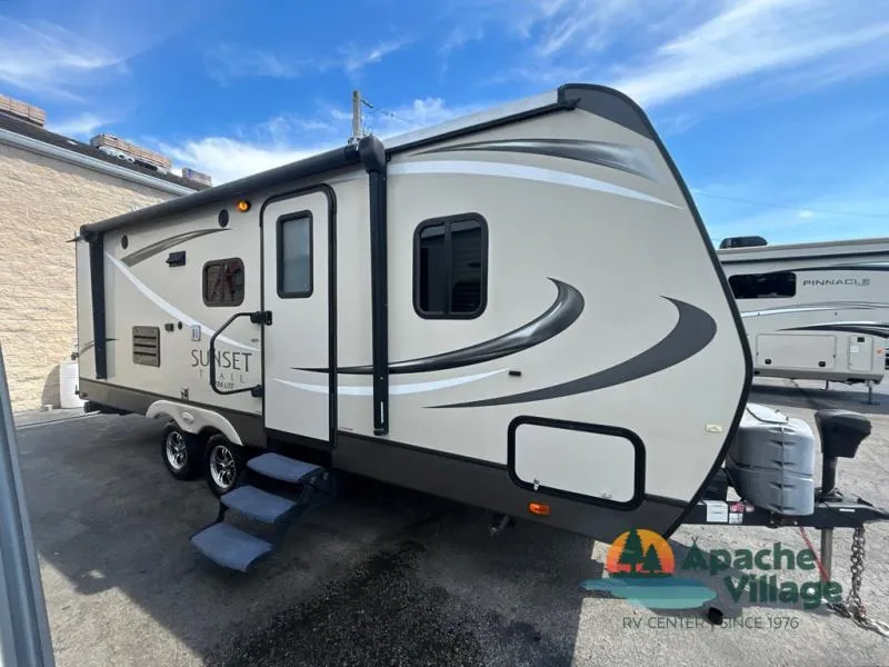 2016 CrossRoads RV Sunset Trail Ultra Lite 237BH - Photo 2