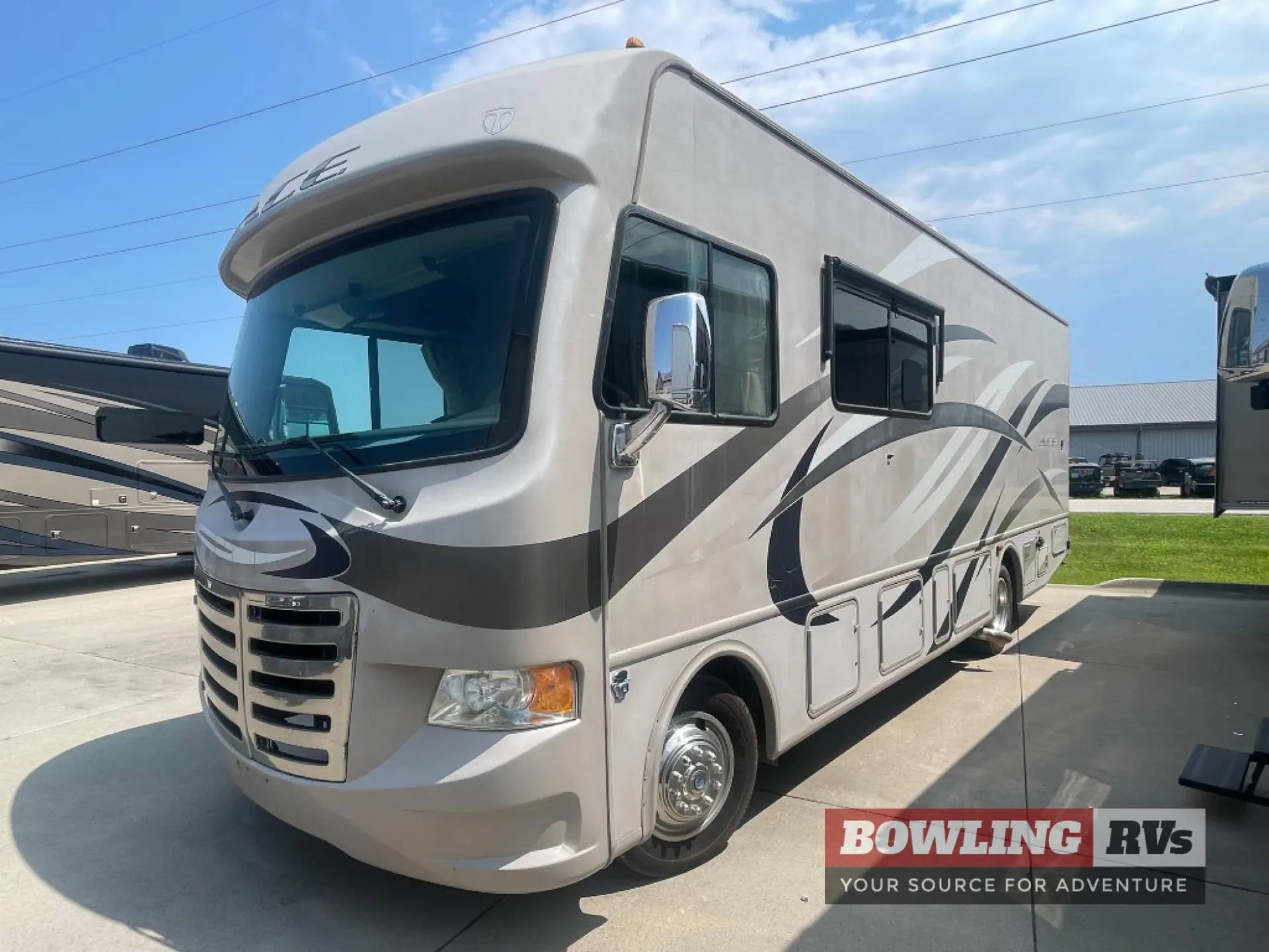 2014 Thor Motor Coach A.C.E. 27.1 - Photo 2
