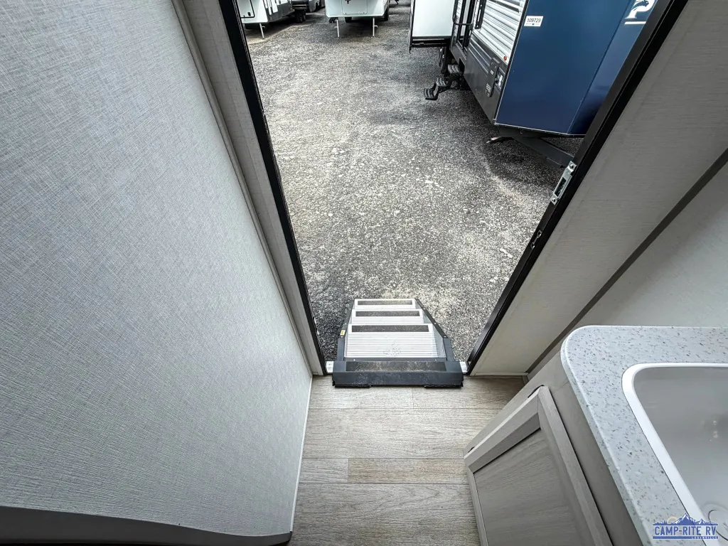 2027 Coachmen Catalina Legacy Edition 333DBDSCK, Photos photo 39